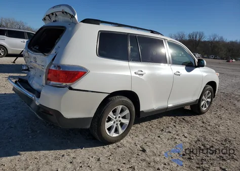 2013 Toyota Highlander Base z USA, uszkodzony, nr VIN 5TDBK3EH6DS232575